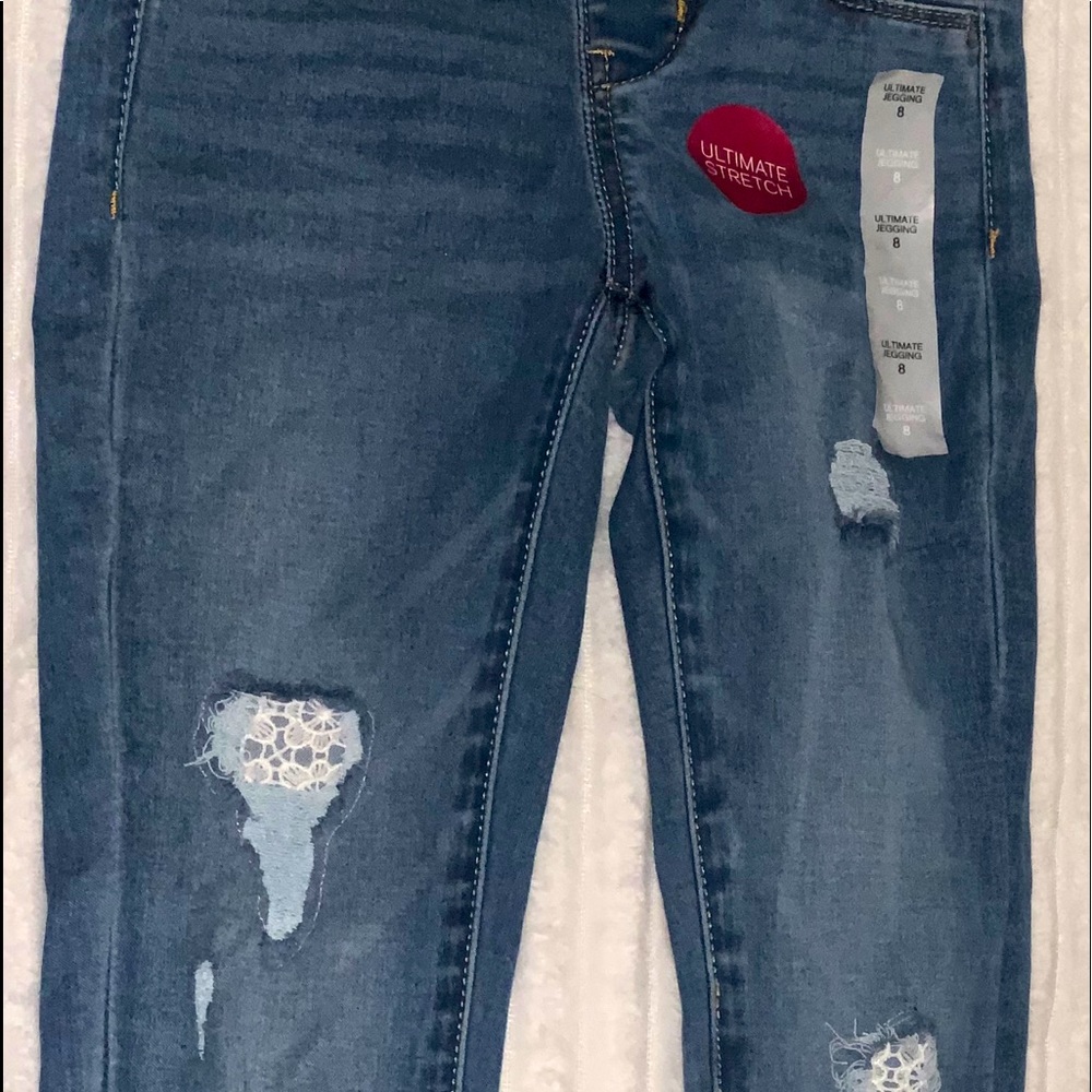 NWT SO Jean Jeggings  Distressed Style Size 8 - Picture 2 of 5